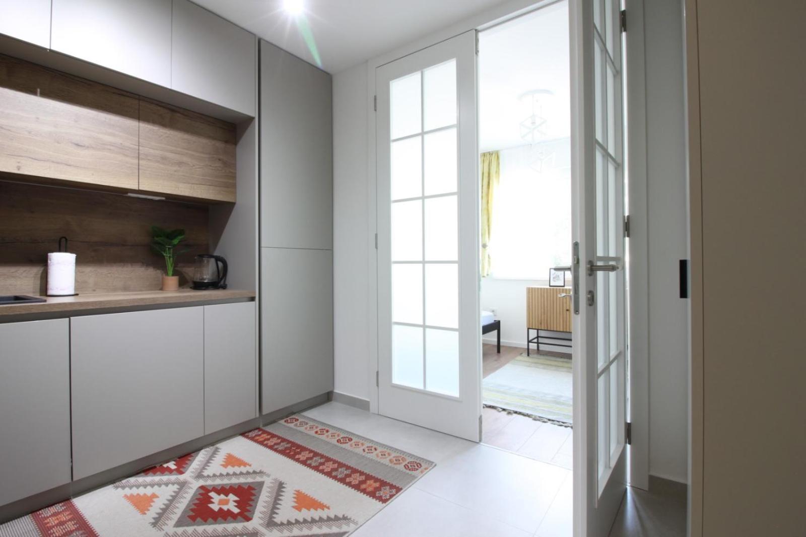 Cosmopolitan Apartma *